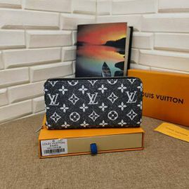 Picture of LV Wallets _SKUfw132894197fw